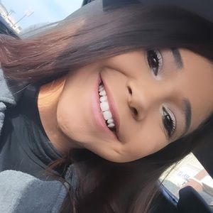 Meet your Posher, Holly